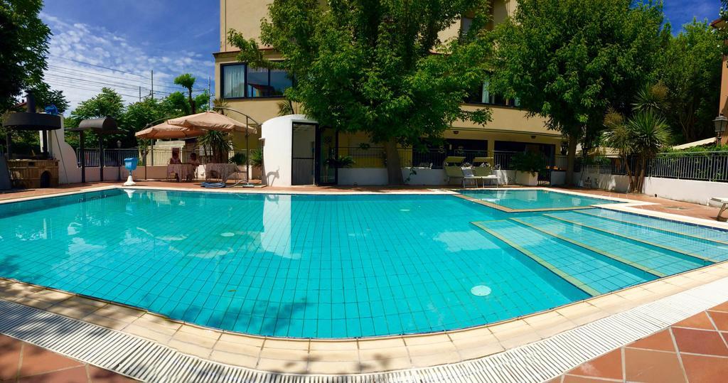 Hotel Mehari Riccione Eksteriør billede