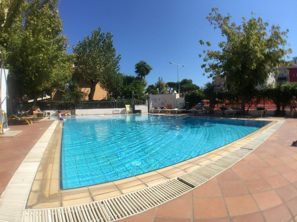 Hotel Mehari Riccione Eksteriør billede