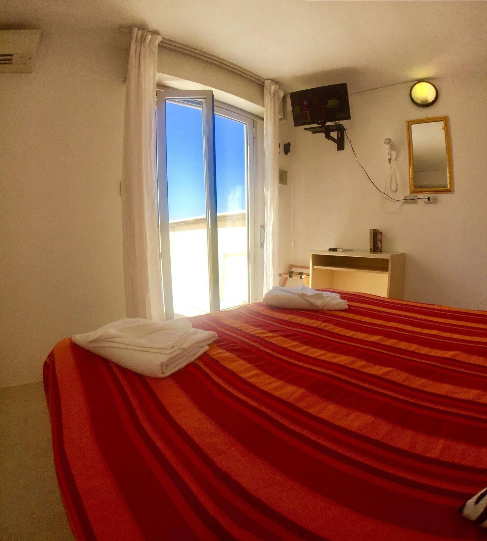 Hotel Mehari Riccione Eksteriør billede