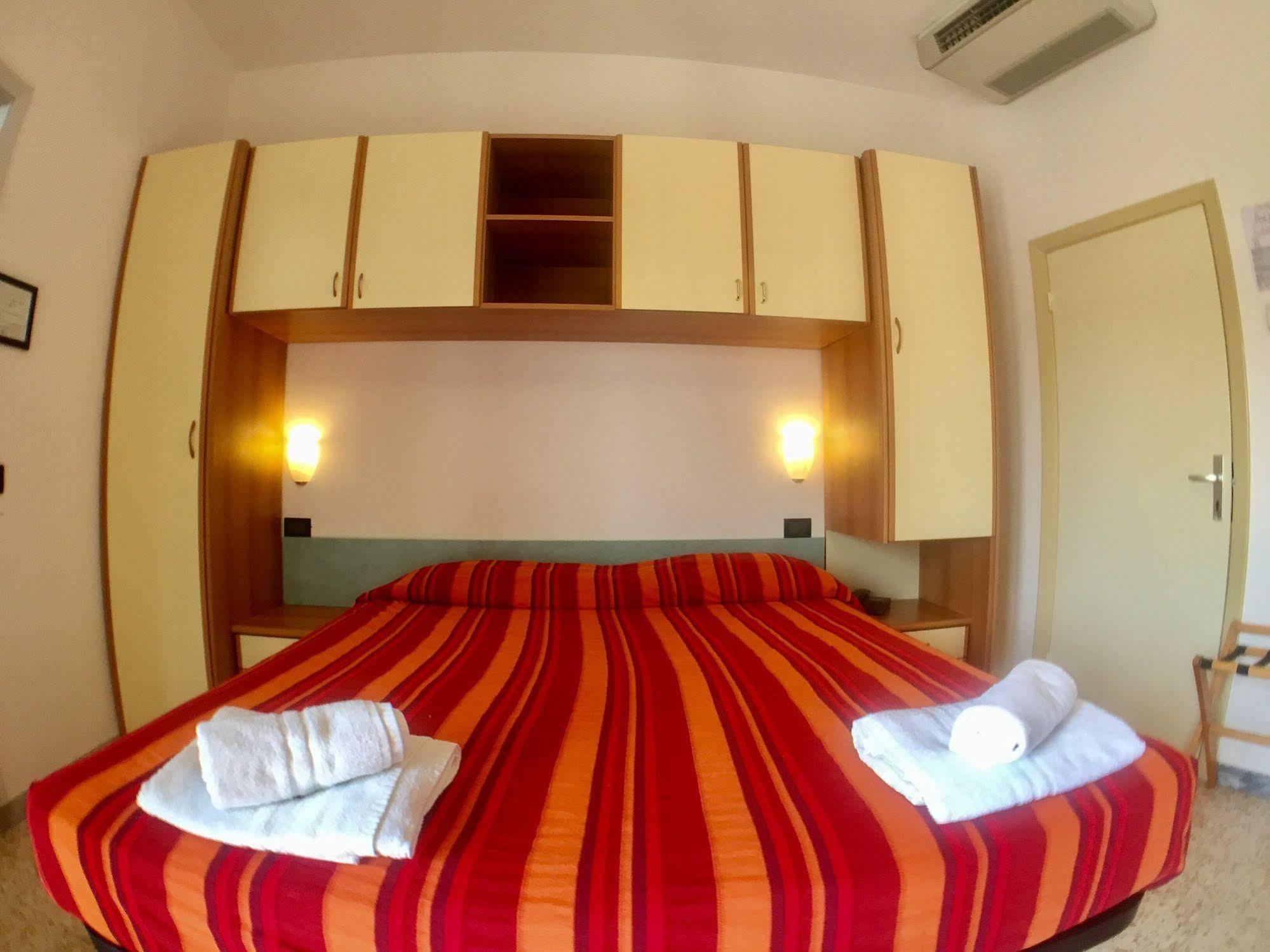 Hotel Mehari Riccione Eksteriør billede
