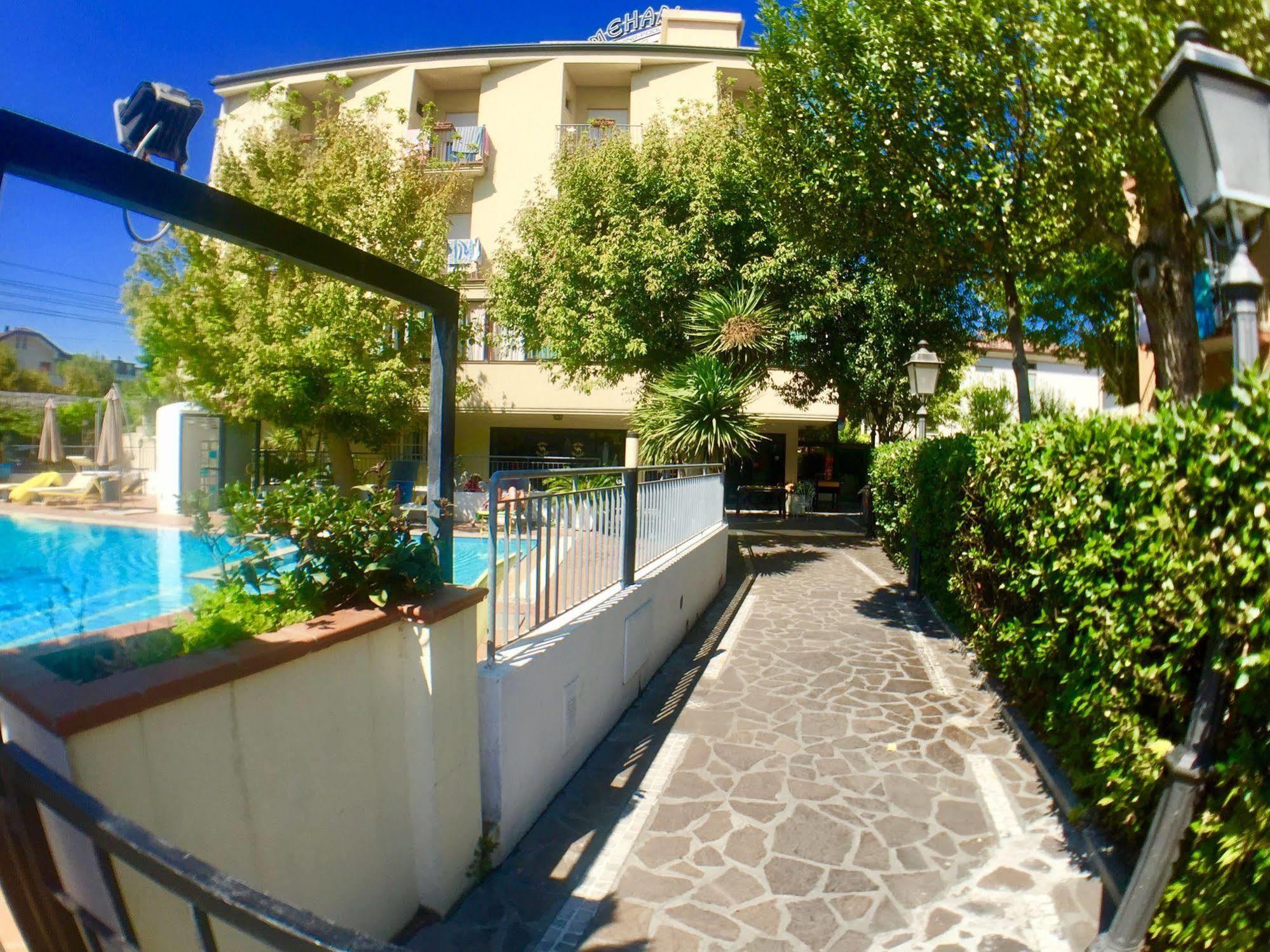 Hotel Mehari Riccione Eksteriør billede