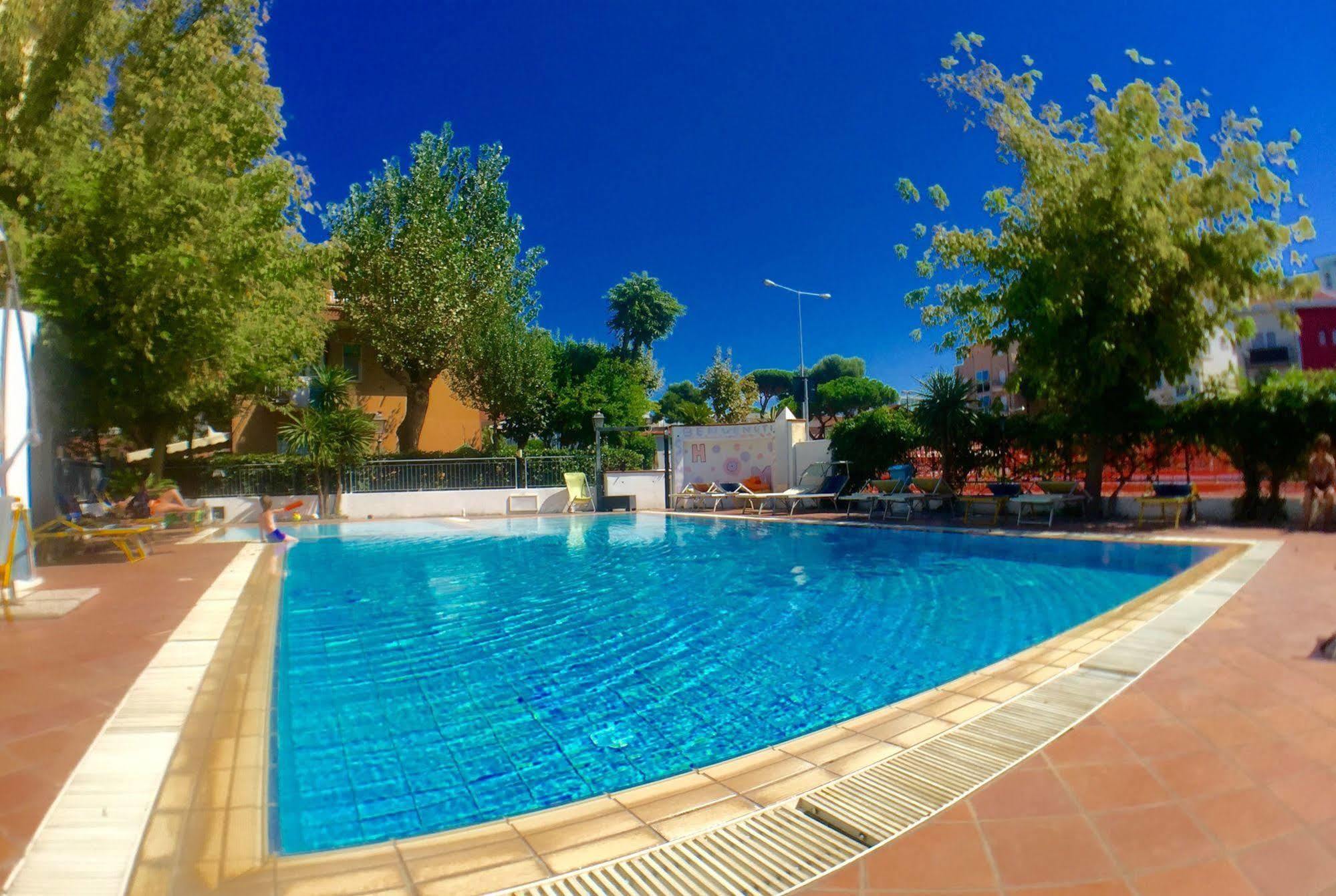 Hotel Mehari Riccione Eksteriør billede