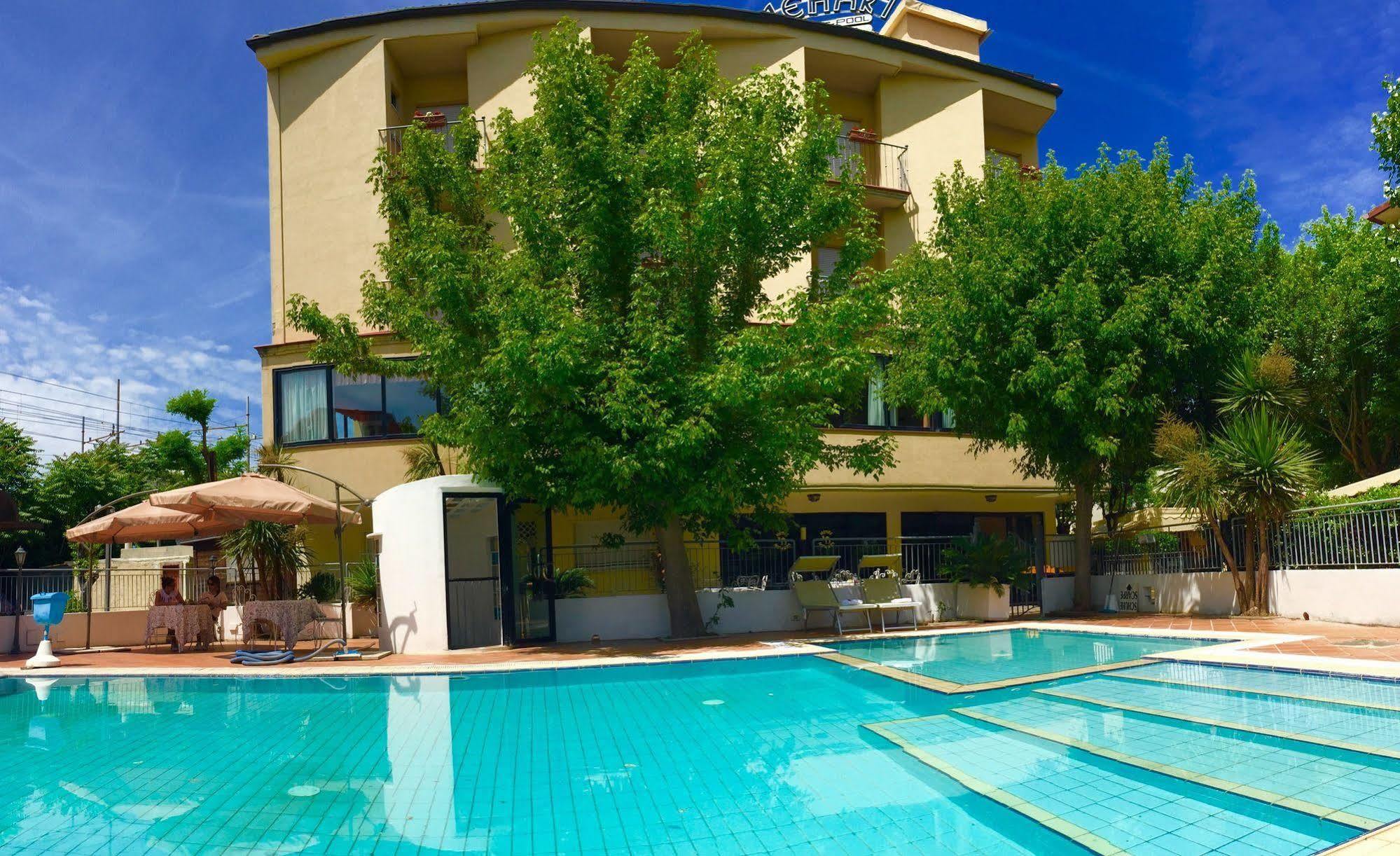 Hotel Mehari Riccione Eksteriør billede